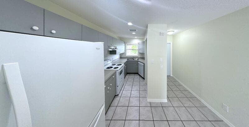 Englewood Condo: 9272 Anita Avenue