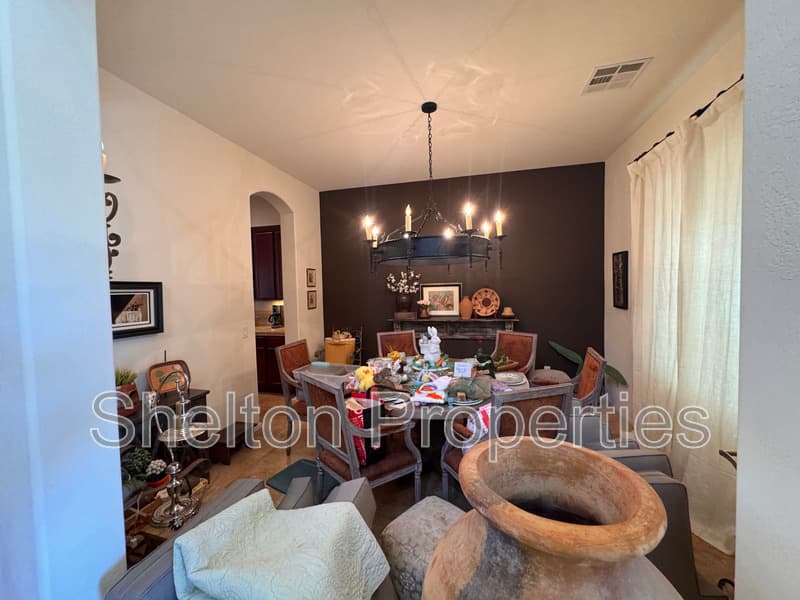Buckeye House: 4301 N Golf Dr