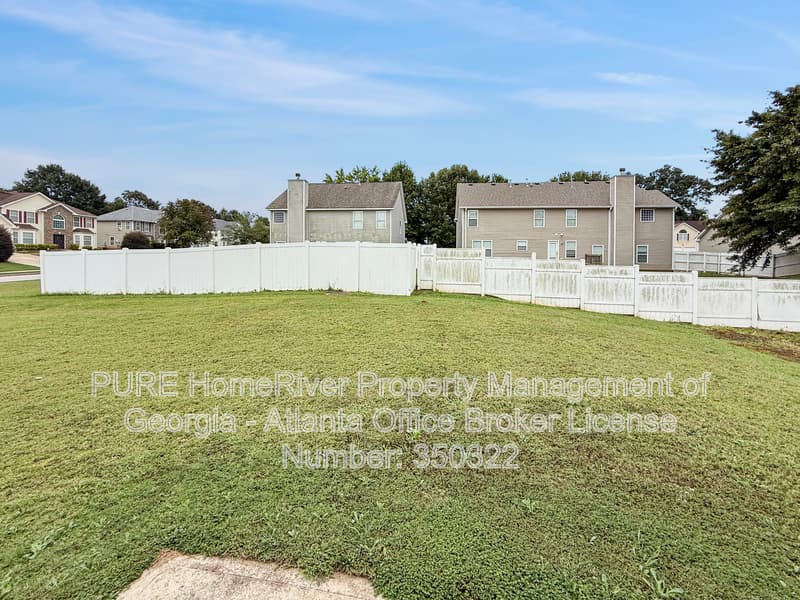 Locust Grove House: 131 Laughlin Dr