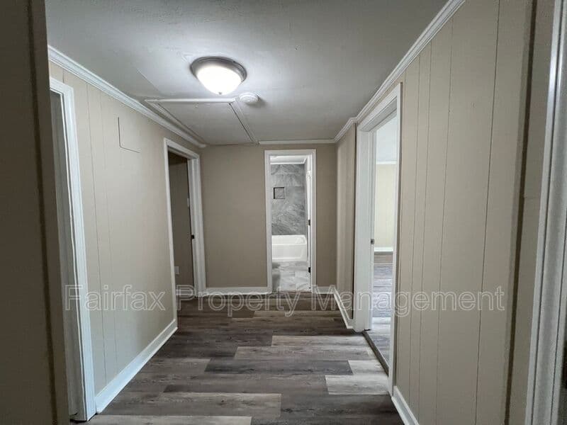 Durham House: 2616 S Roxboro St