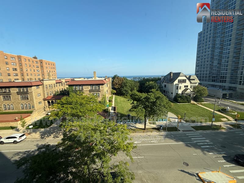 Milwaukee Condo: 1707 N Prospect Avenue
