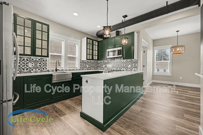 Grand Rapids Condo: 900 Michigan Street Northeast - 1