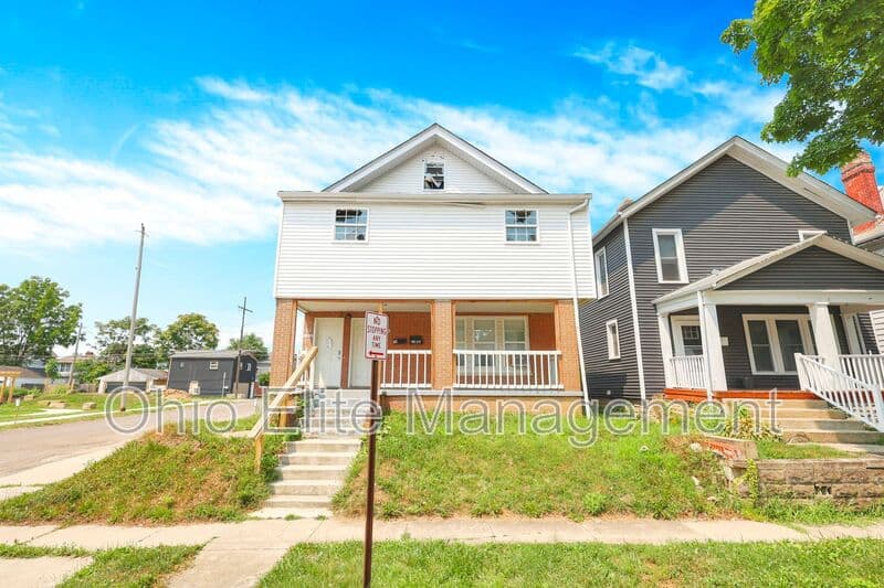 Columbus House: 85 S Wheatland Ave