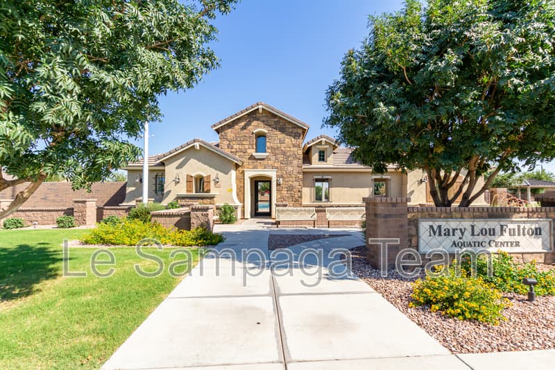 Queen Creek House: 20289 E RAVEN DR