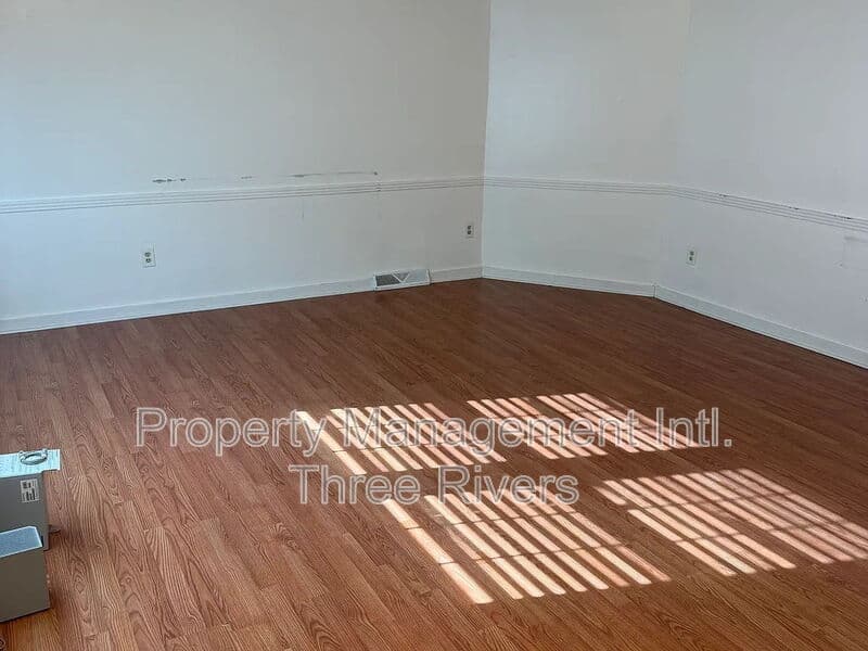 Greensburg Condo: 319 Oakland ave.