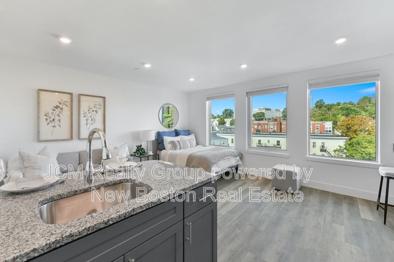 Lynn Condo: 585 Essex Street