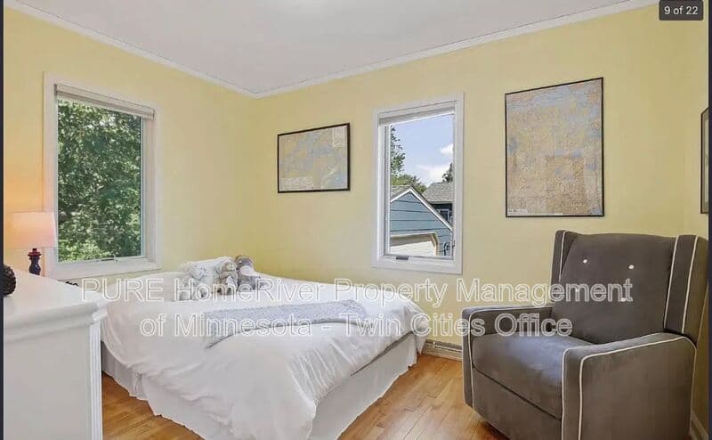 Saint Louis Park House: 1642 Edgewood Ave S