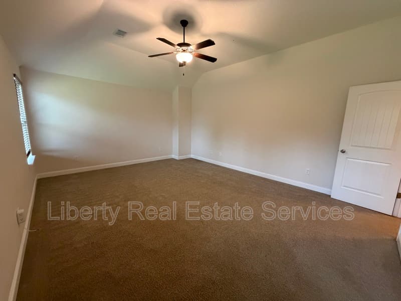 Hinesville House: 224 Whipple Ave