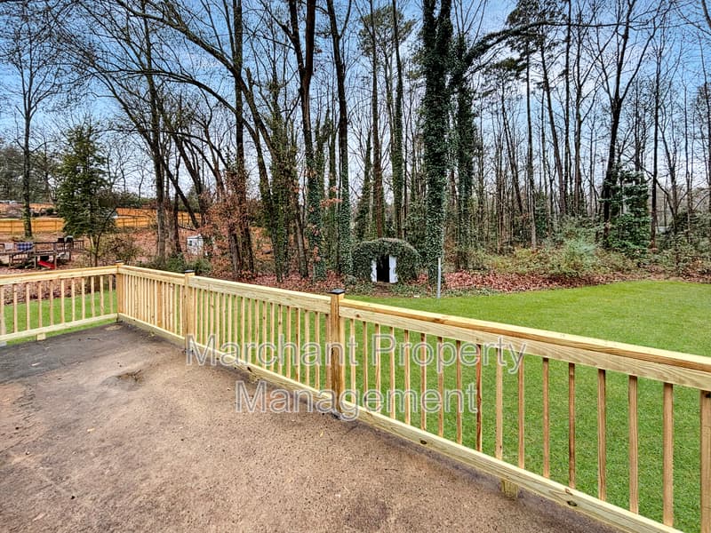 Taylors House: 15 Wood Circle