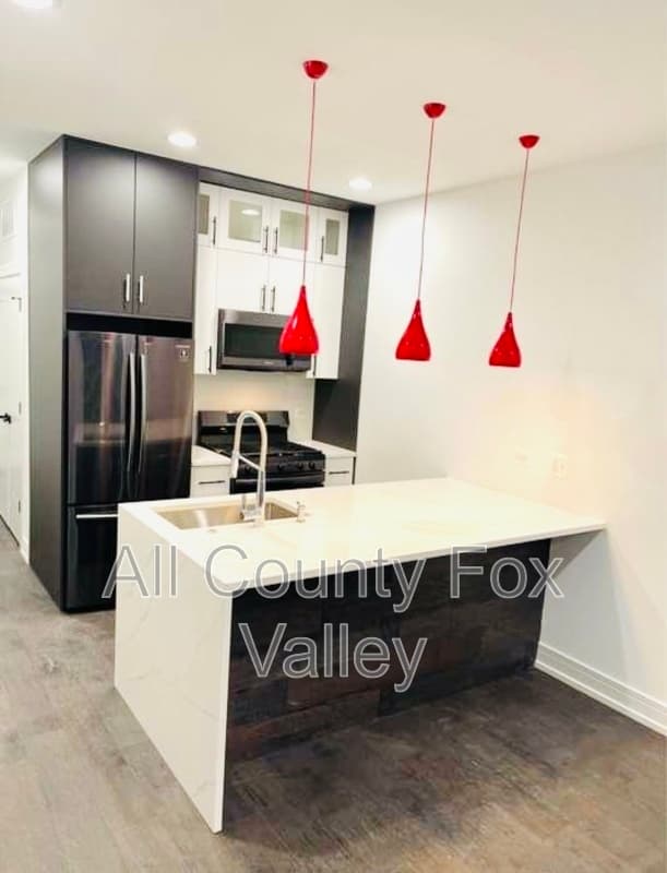 North Chicago House: 2318 Wallace Ave