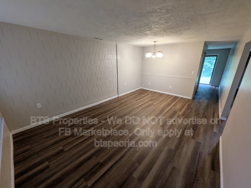 Peoria House: 3426 W Dorchester Ridge