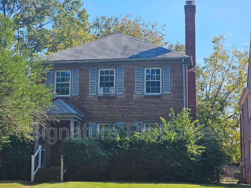 Richmond Condo: 903 Lake Rd