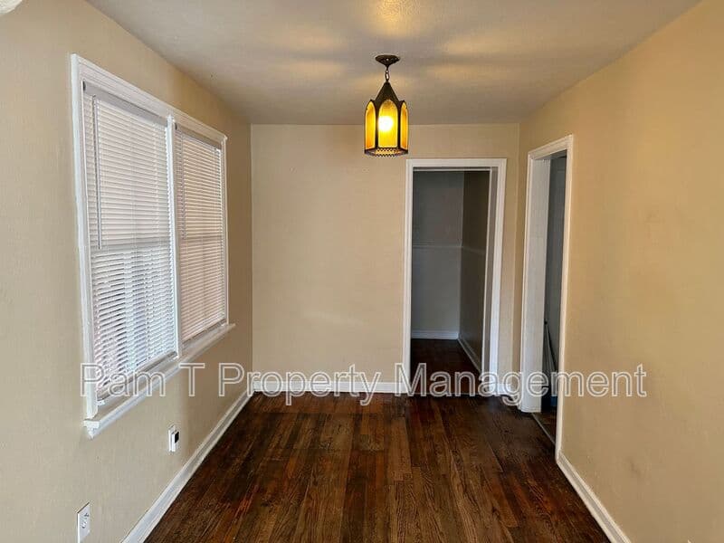 Savannah House: 639 W. 42nd St.
