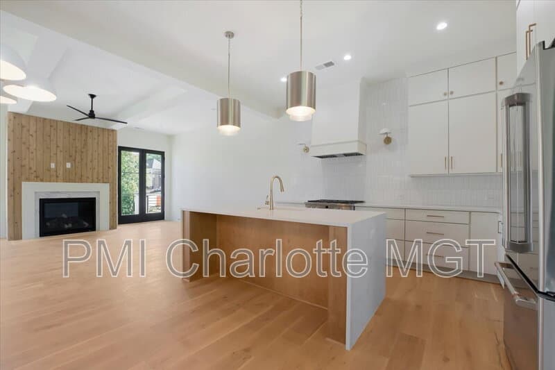 Charlotte House: 428 Dover Ave