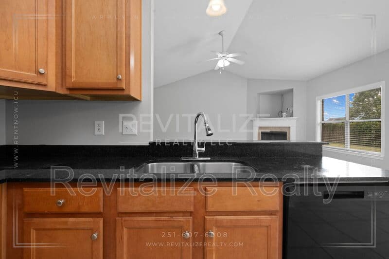 Daphne House: 11070 Courtland Court
