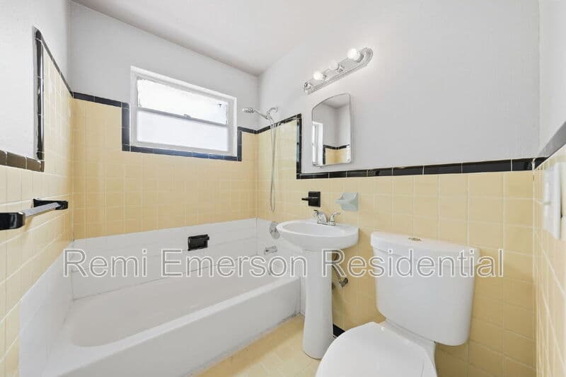 Orlando House: 3905 Wilts Street