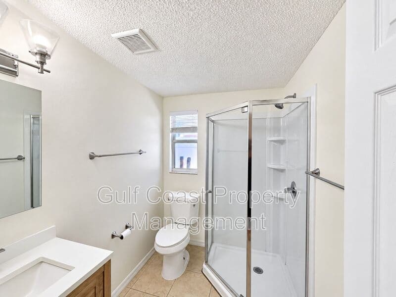 Bradenton House: 3104 49th Ave Drive West