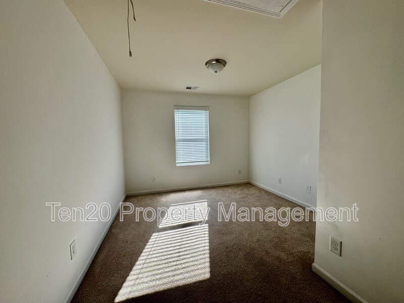 Phenix City House: 318 Irish Lane