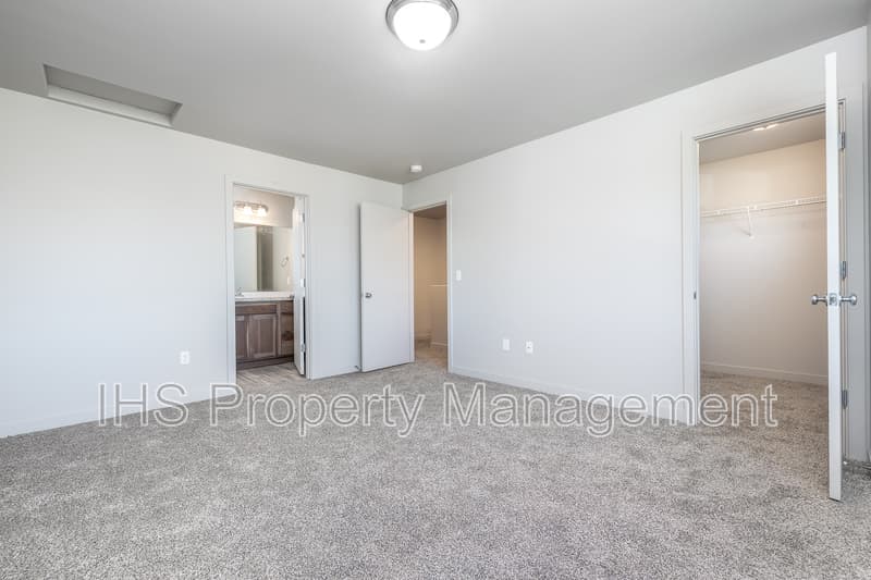 Pasco Townhome: 309 Dawson Ln.