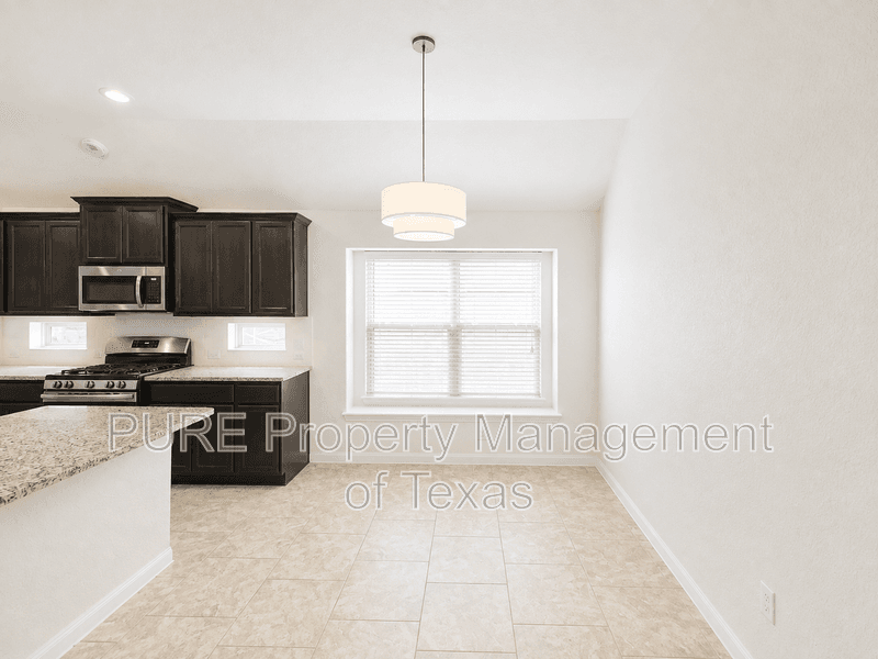 Austin House: 615 Linares Ln