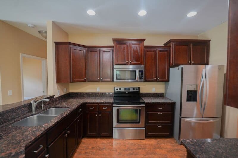 Richmond Hill House: 252 Cottonham Ct
