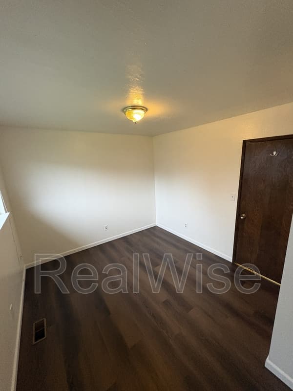 Sutherlin House: 231 Hawthorne St
