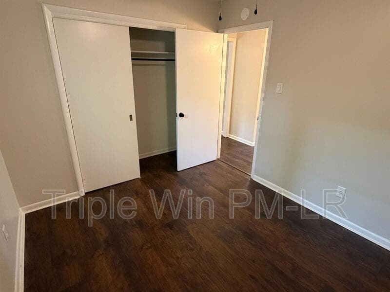 Little Rock House: 8 Glendale Drive