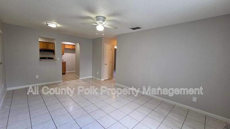 Lakeland Condo: 519 Duchess Ct