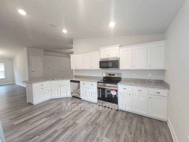 Pensacola House: 12115 Emerald Heights Ln