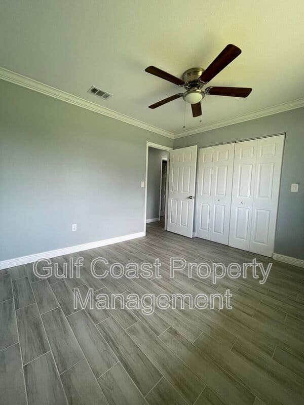 North Port House: 3365 Avanti Circle