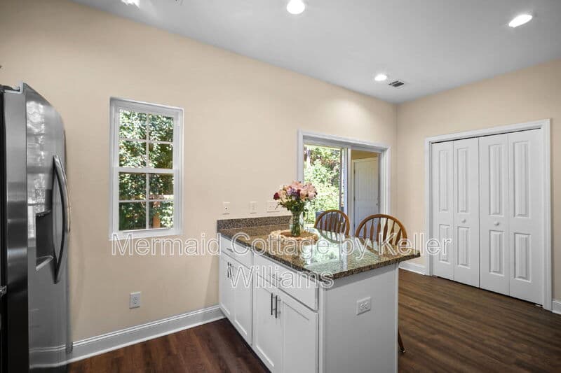 Beaufort Townhome: 222 Admiration Avenue