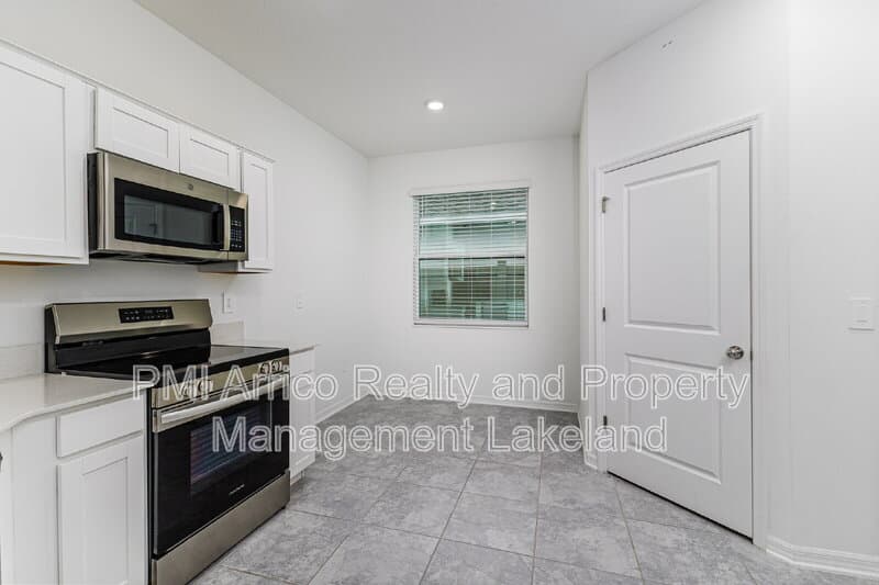 Winter Haven House: 1228 Tyler Lp