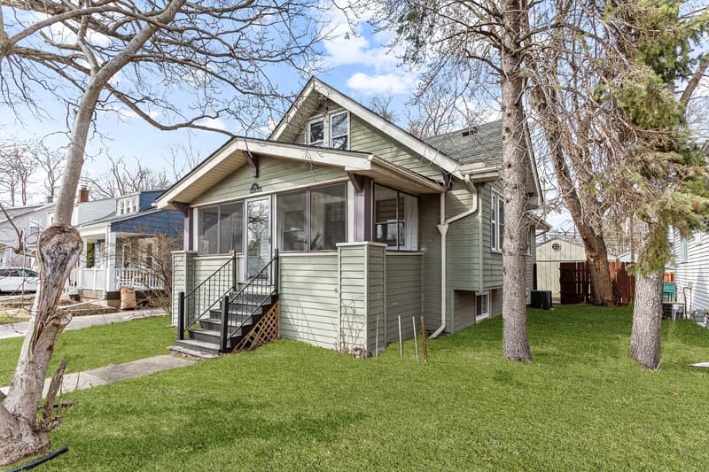 Royal Oak House: 214 West Twelve Mile Road