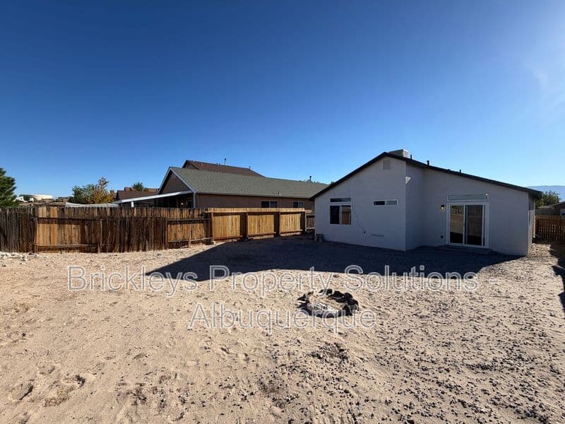 Albuquerque House: 10627 Brookline Pl. NW