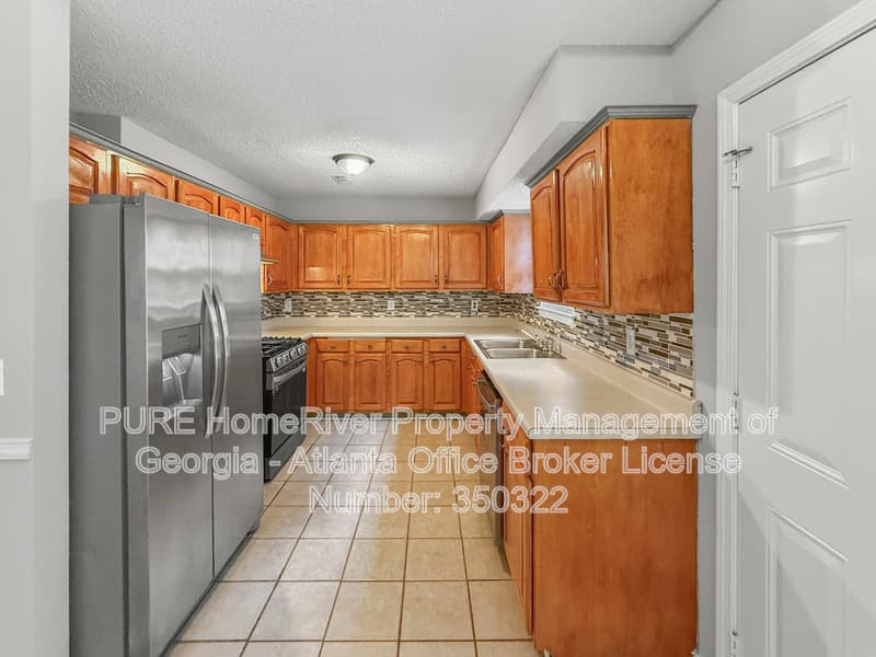 Hampton House: 10867 Knotty Pine Pl