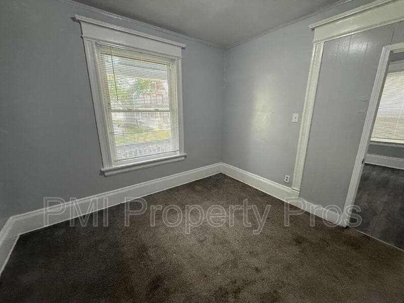 Milwaukee Condo: 1939 N 37th St