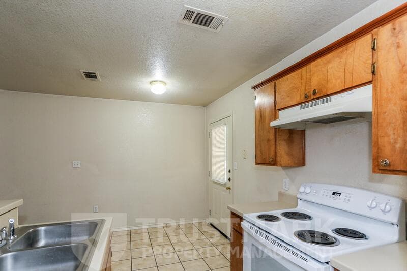 Harker Heights House: 700 South Amy - 104