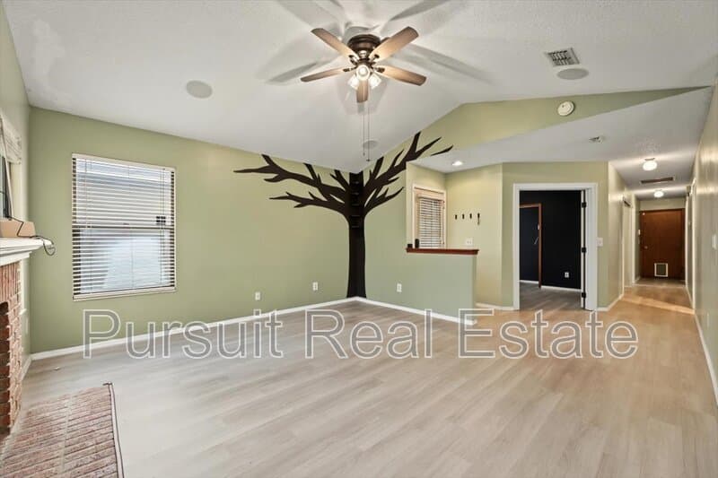 Jacksonville House: 3811 Millpoint Drive