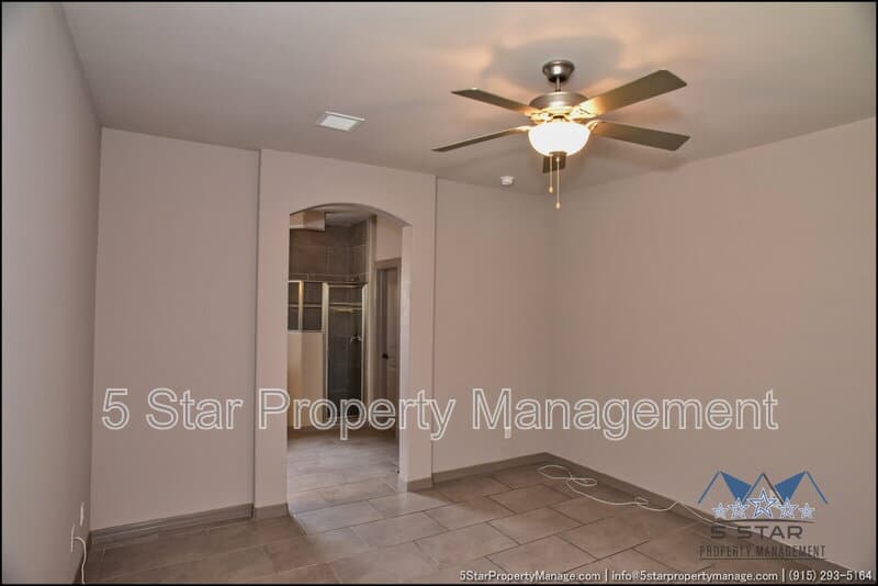 El Paso House: 14373 High Rock Drive !!