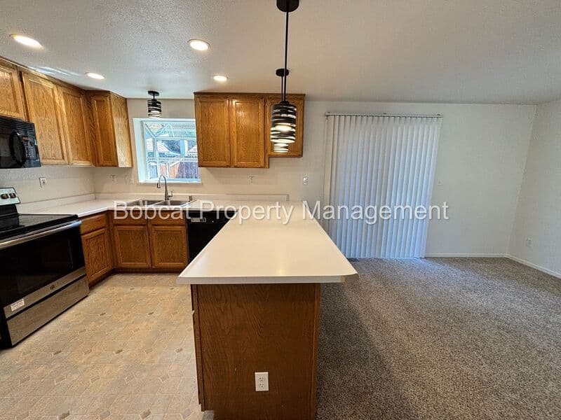 Carson City House: 707 Armory Ln