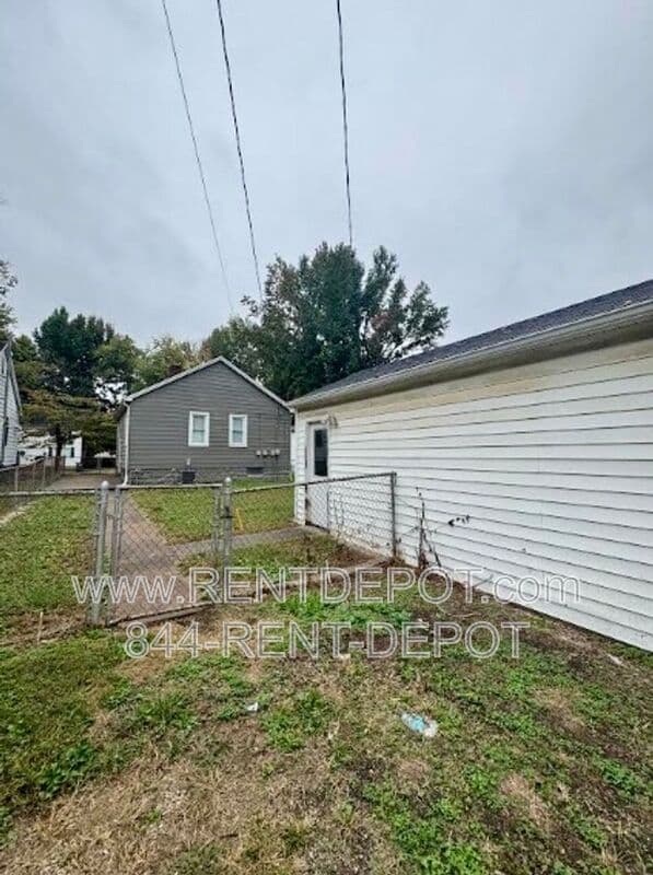 Evansville House: 1040 Covert Ave