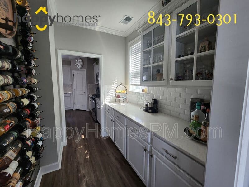 Summerville House: 123 Rouen Lane