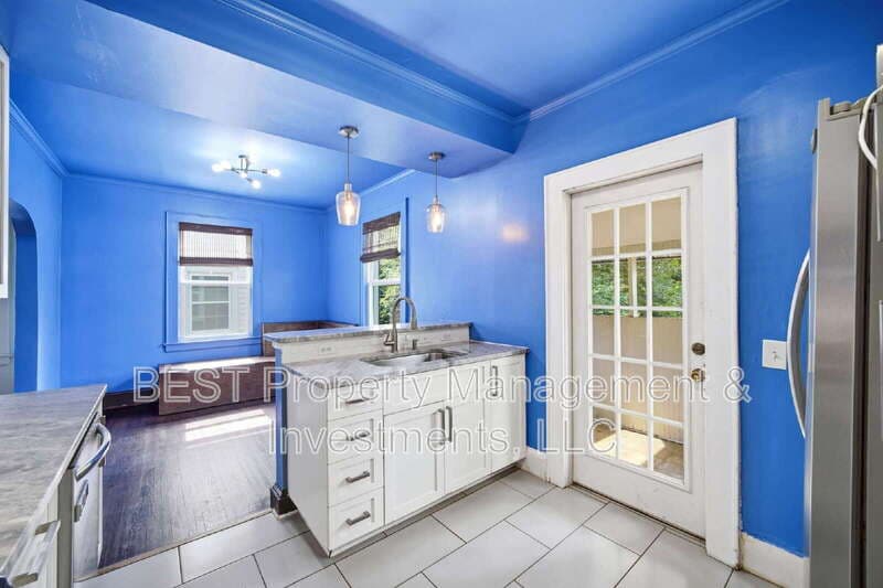 Charlotte House: 2208 Wilmore Drive