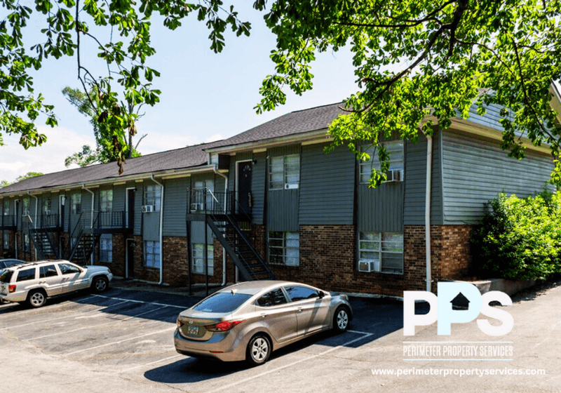 Carrollton House: 1126 Maple St