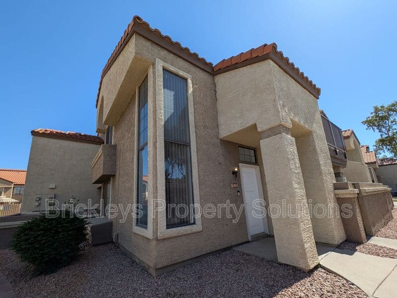Tempe Condo: 1905 E University Dr