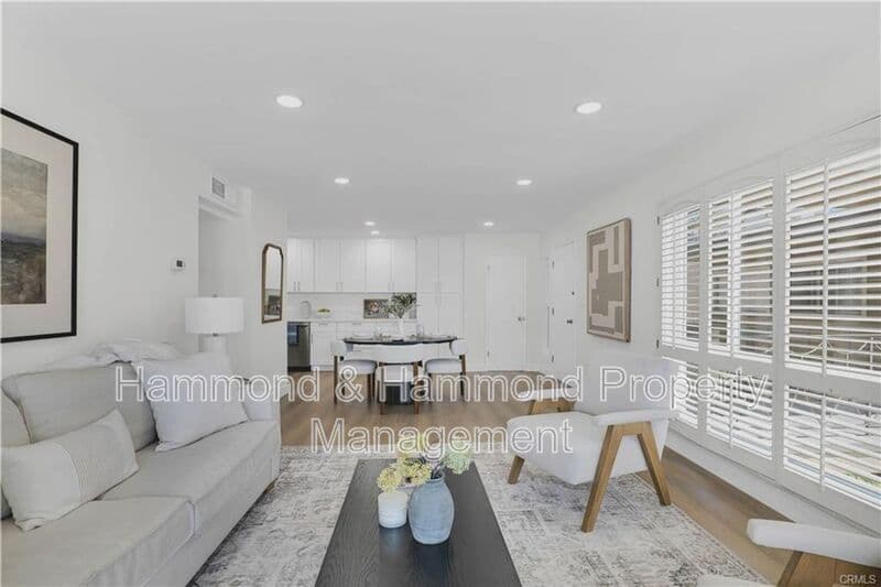 West Hollywood Condo: 970 Palm Ave.