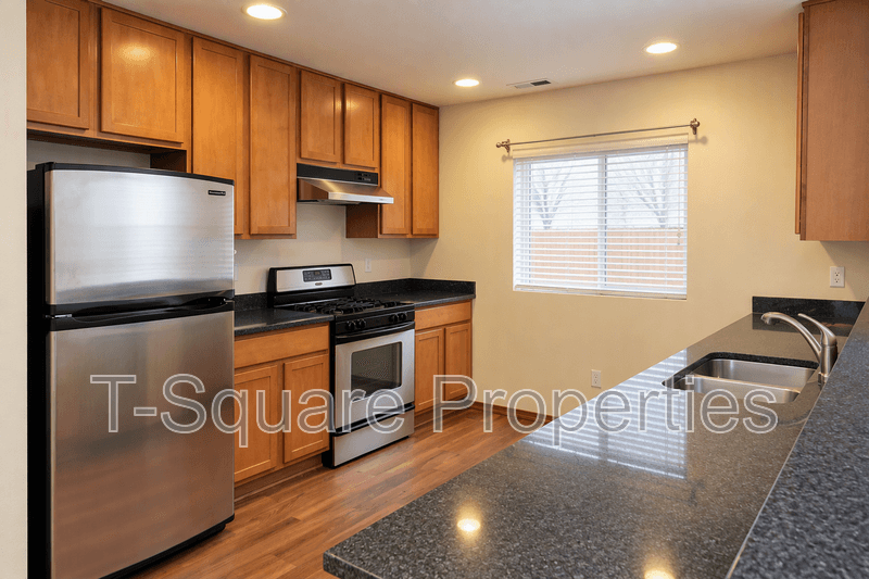 Monroe House: 20425 Corbridge Rd SE