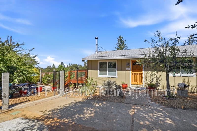 Santa Cruz House: 140 Spaten Way