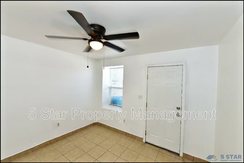El Paso Condo: 1908B Olive Ave !!