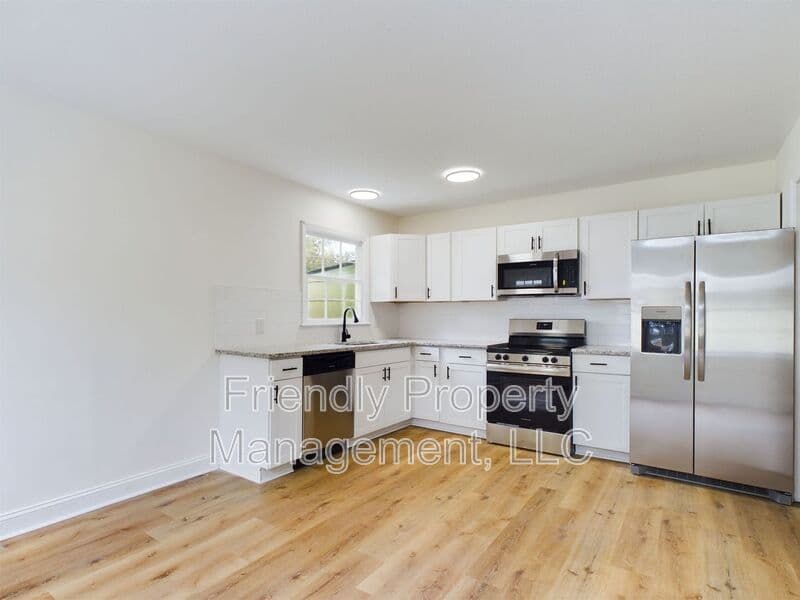 Winston Salem House: 4136 Kingsland Circle